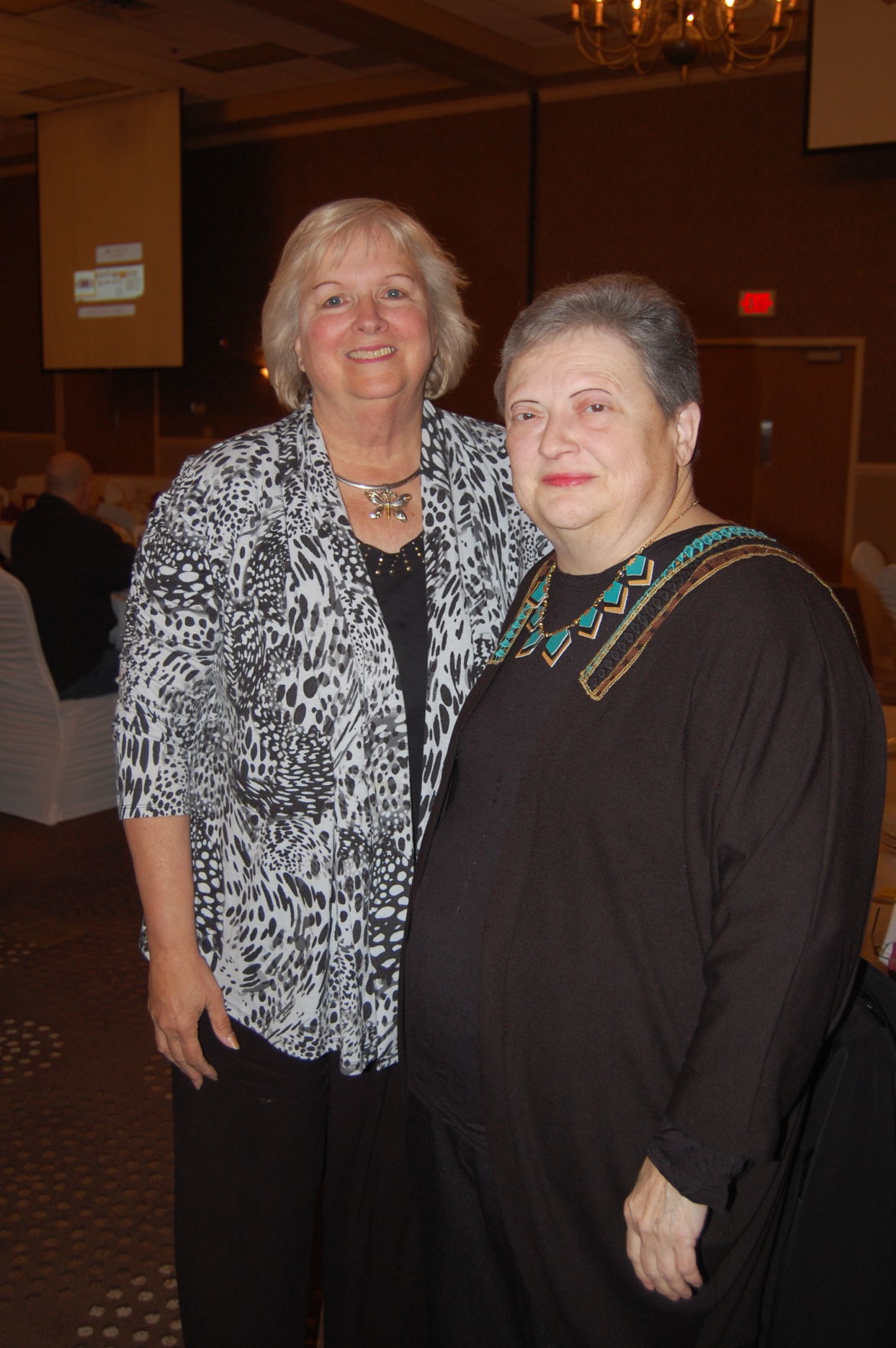 Dee Frautschi, Peggy Hundley